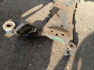 bontott FORD FOCUS III Első Bölcső