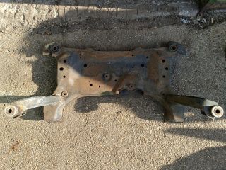 bontott FORD FOCUS III Első Bölcső