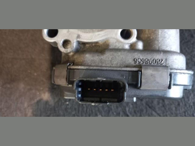 bontott FORD FOCUS III Fojtószelep (Elektromos)