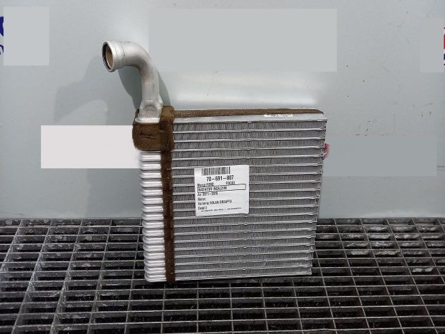 bontott FORD FOCUS III Fűtőradiátor