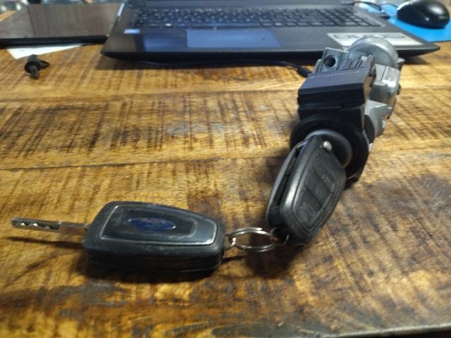 bontott FORD FOCUS III Gyújtáskapcsoló Házzal