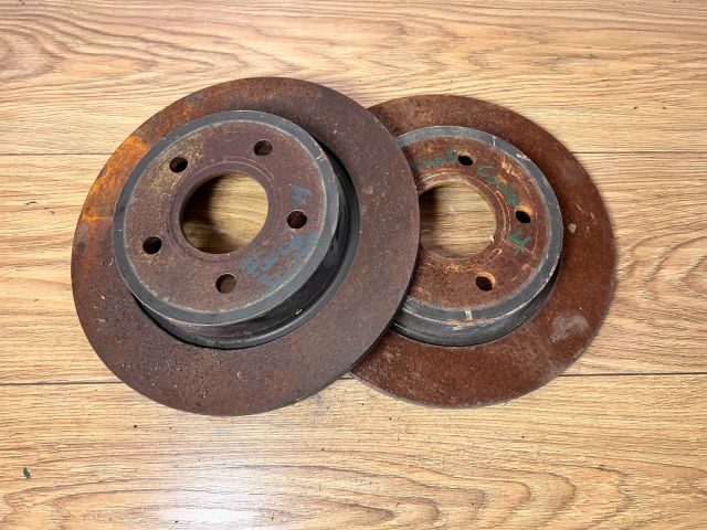 bontott FORD FOCUS III Hátsó Féktárcsa