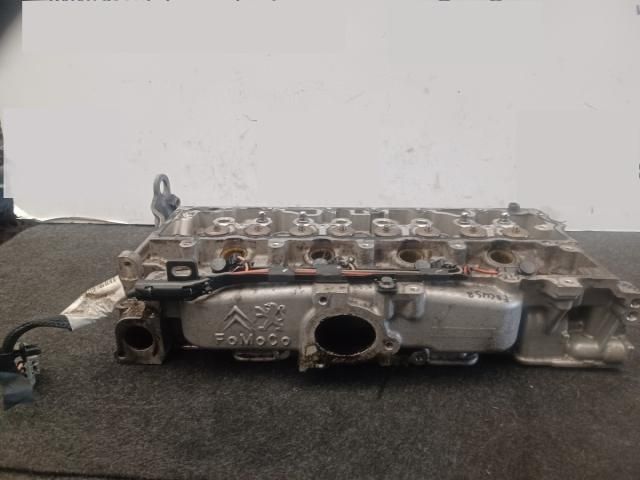 bontott FORD FOCUS III Hengerfej