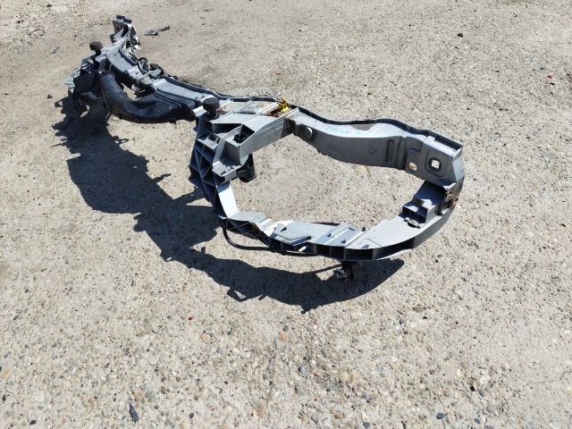 bontott FORD FOCUS III Homlokfal (Üres lemez)