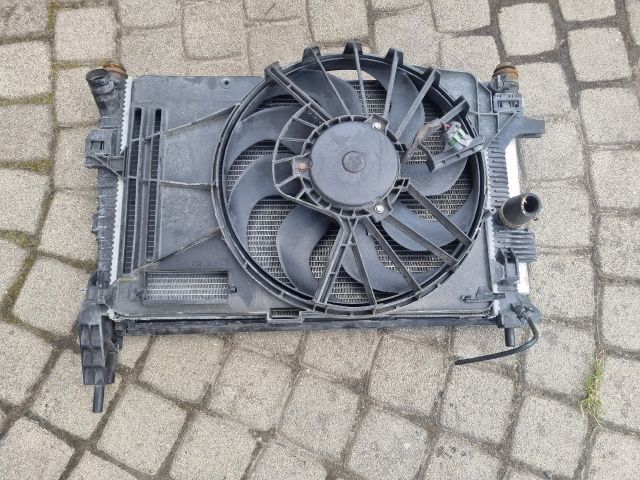 bontott FORD FOCUS III Hűtő Ventilátor(ok), Radiátor(ok) Szett