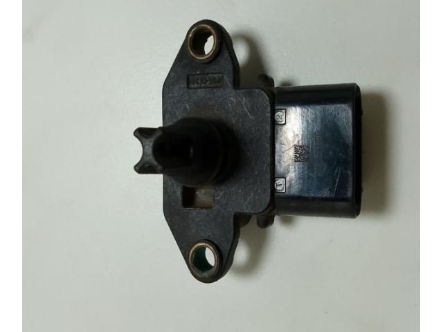 bontott FORD FOCUS III Jeladó (Magában)