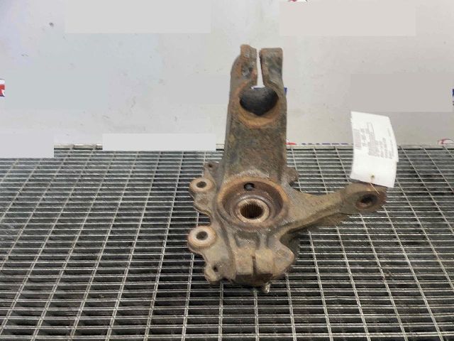 bontott FORD FOCUS III Jobb első Csonkállvány