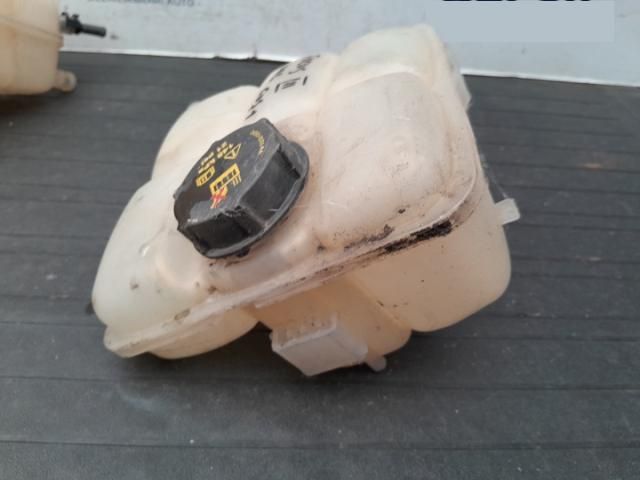 bontott FORD FOCUS III Kiegyenlítő Tartály