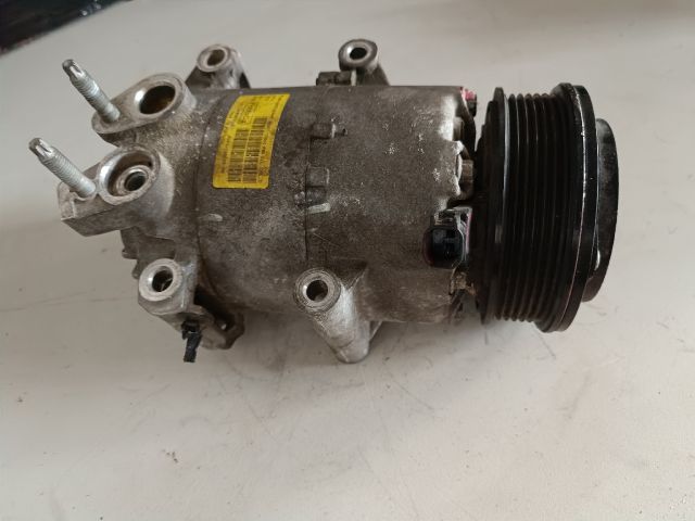 bontott FORD FOCUS III Klímakompresszor