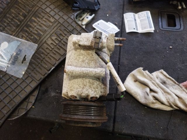 bontott FORD FOCUS III Klímakompresszor