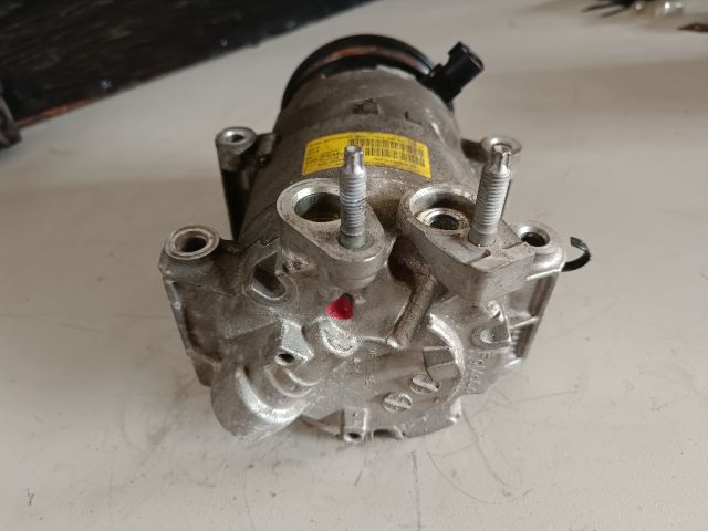 bontott FORD FOCUS III Klímakompresszor