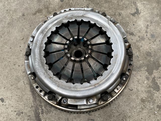 bontott FORD FOCUS III Kuplung Szett Lendkerékkel