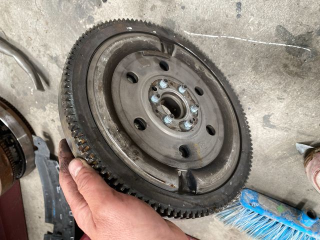 bontott FORD FOCUS III Kuplung Szett Lendkerékkel