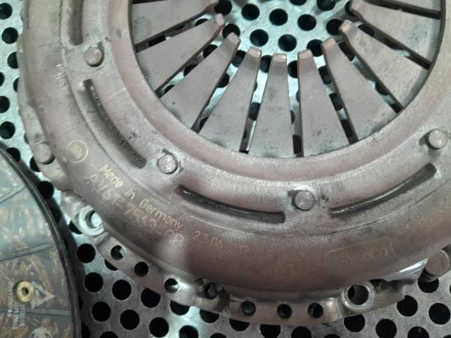 bontott FORD FOCUS III Kuplung Szett (Szerkezet, Tárcsa)