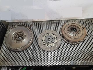 bontott FORD FOCUS III Kuplung Szett (Szerkezet, Tárcsa)