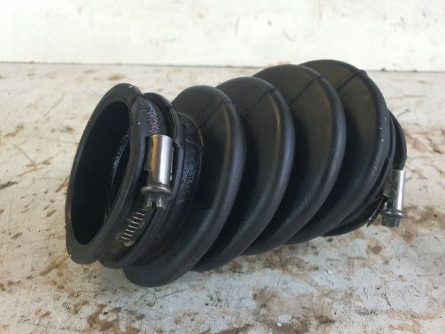 bontott FORD FOCUS III Légbeömlő Cső