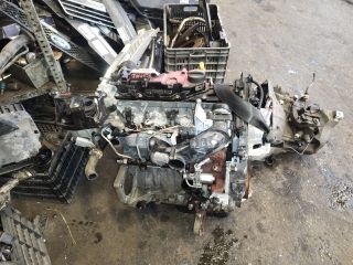 bontott FORD FOCUS III Motor (Fűzött blokk hengerfejjel)