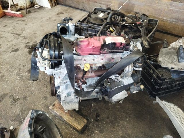 bontott FORD FOCUS III Motor (Fűzött blokk hengerfejjel)