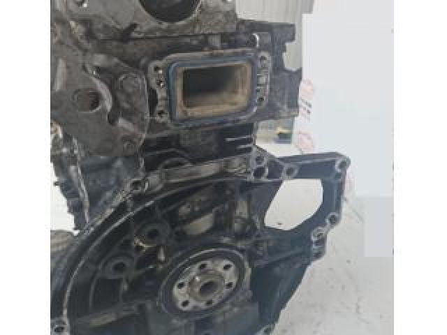 bontott FORD FOCUS III Motor (Fűzött blokk hengerfejjel)