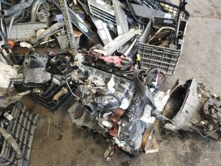 bontott FORD FOCUS III Motor (Fűzött blokk hengerfejjel)