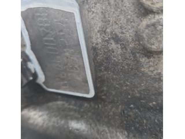 bontott FORD FOCUS III Motor (Fűzött blokk hengerfejjel)