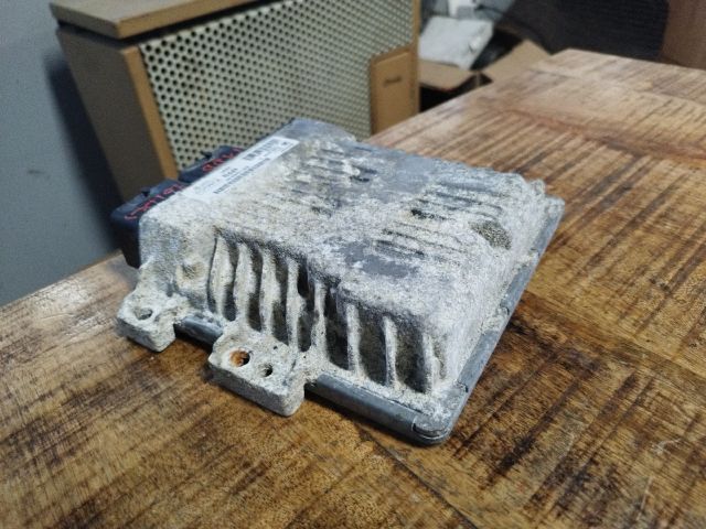 bontott FORD FOCUS III Motorvezérlő