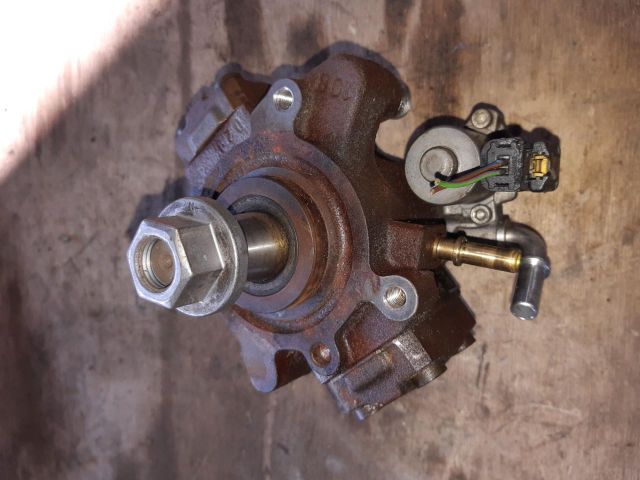 bontott FORD FOCUS III Nagynyomású Szivattyú