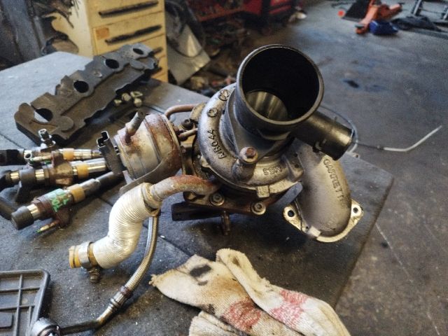 bontott FORD FOCUS III Turbó