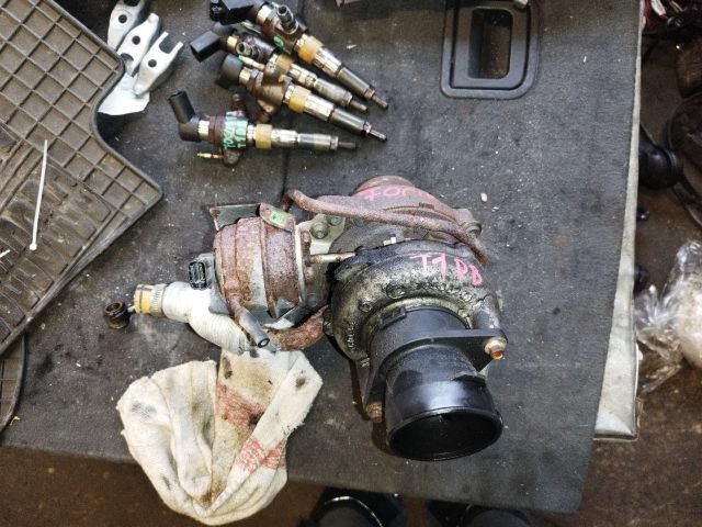 bontott FORD FOCUS III Turbó