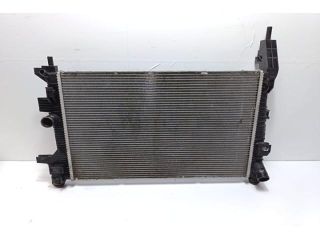 bontott FORD FOCUS III Vízhűtő Radiátor (Klímás)