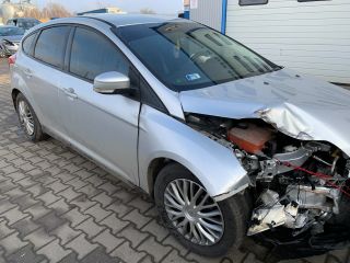 bontott FORD FOCUS III Vízhűtő Radiátor (Klímás)