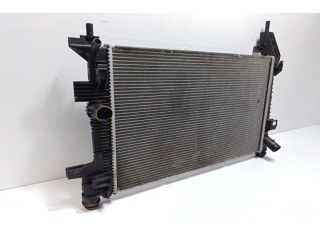 bontott FORD FOCUS III Vízhűtő Radiátor (Klímás)