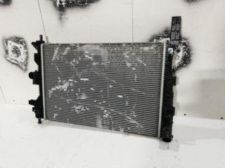 bontott FORD FOCUS III Vízhűtő Radiátor (Nem klímás)
