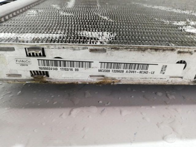 bontott FORD FOCUS III Vízhűtő Radiátor (Nem klímás)