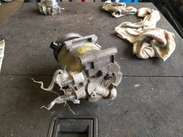 bontott FORD FOCUS III Klímakompresszor