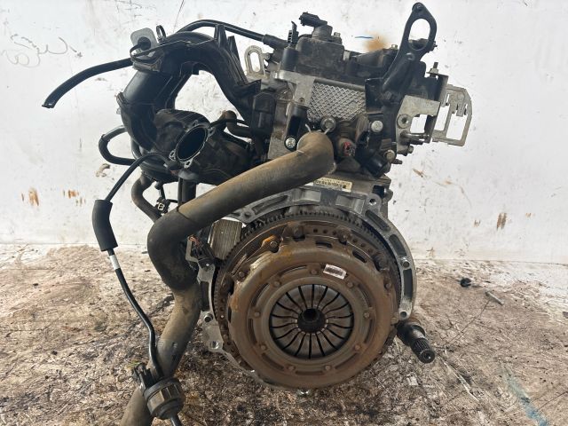 bontott FORD FOCUS III Motor (Fűzött blokk hengerfejjel)