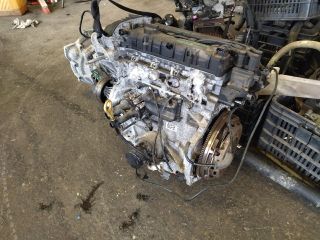 bontott FORD FOCUS III Motor (Fűzött blokk hengerfejjel)