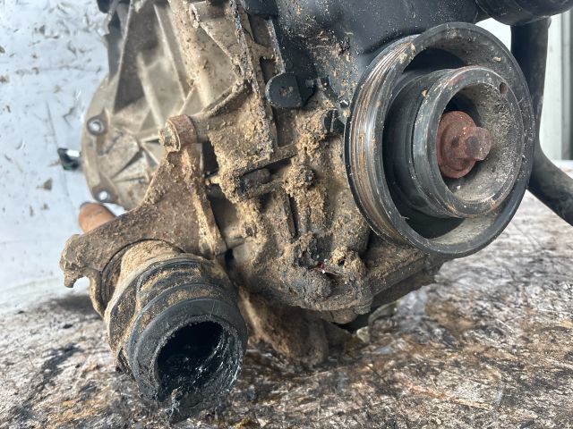 bontott FORD FOCUS III Motor (Fűzött blokk hengerfejjel)