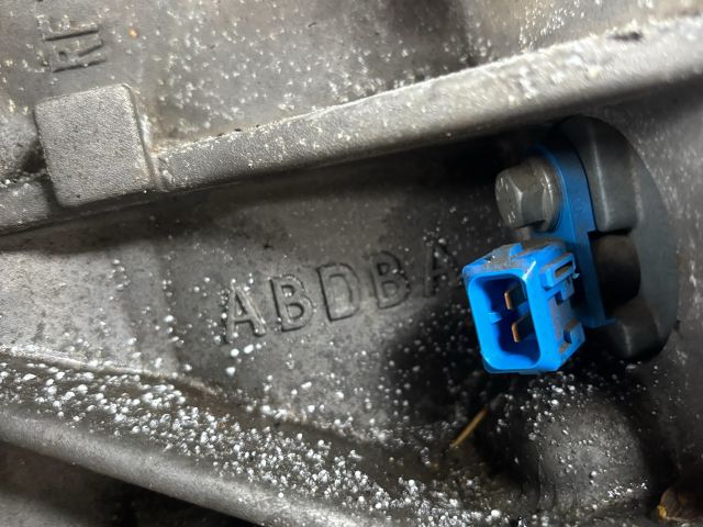 bontott FORD FOCUS III Motor (Fűzött blokk hengerfejjel)