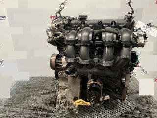 bontott FORD FOCUS III Motor (Fűzött blokk hengerfejjel)