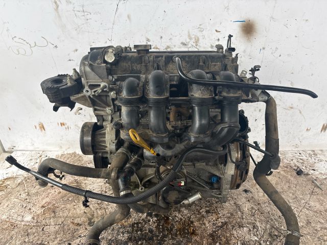 bontott FORD FOCUS III Motor (Fűzött blokk hengerfejjel)