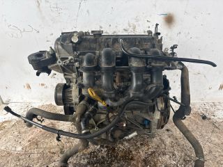 bontott FORD FOCUS III Motor (Fűzött blokk hengerfejjel)