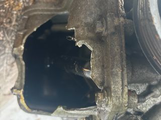 bontott FORD FOCUS III Motor (Fűzött blokk hengerfejjel)