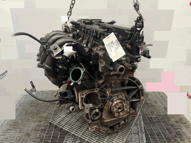 bontott FORD FOCUS III Motor (Fűzött blokk hengerfejjel)