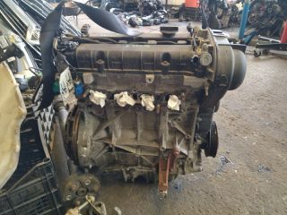 bontott FORD FOCUS III Motor (Fűzött blokk hengerfejjel)