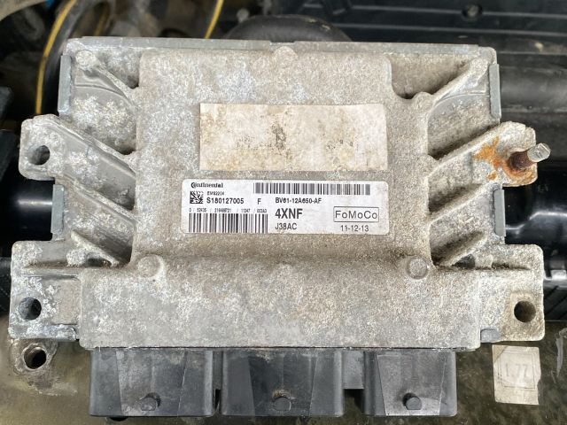 bontott FORD FOCUS III Motorvezérlő