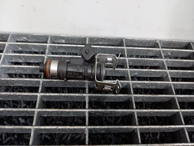 bontott FORD FOCUS III Porlasztó (1 db)