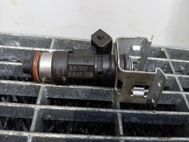 bontott FORD FOCUS III Porlasztó (1 db)