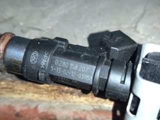 bontott FORD FOCUS III Porlasztó Sor / Híd