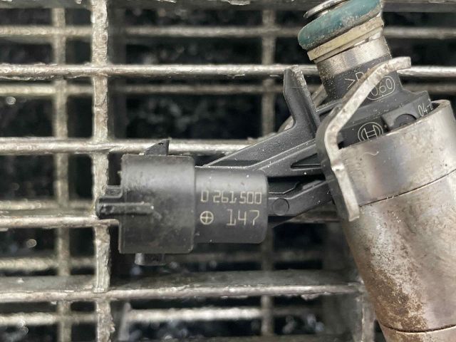 bontott FORD FOCUS III Porlasztó (1 db)